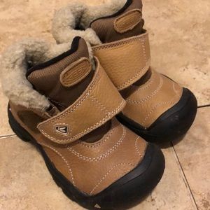 Toddler Keen boots, size 11. Worn twice!